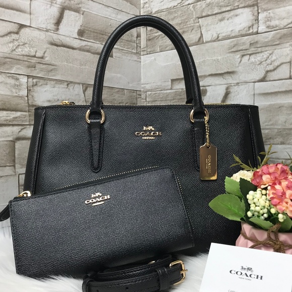 Coach Handbags - 👜COACH SET🌺SURREY CARRYALL & WALLET